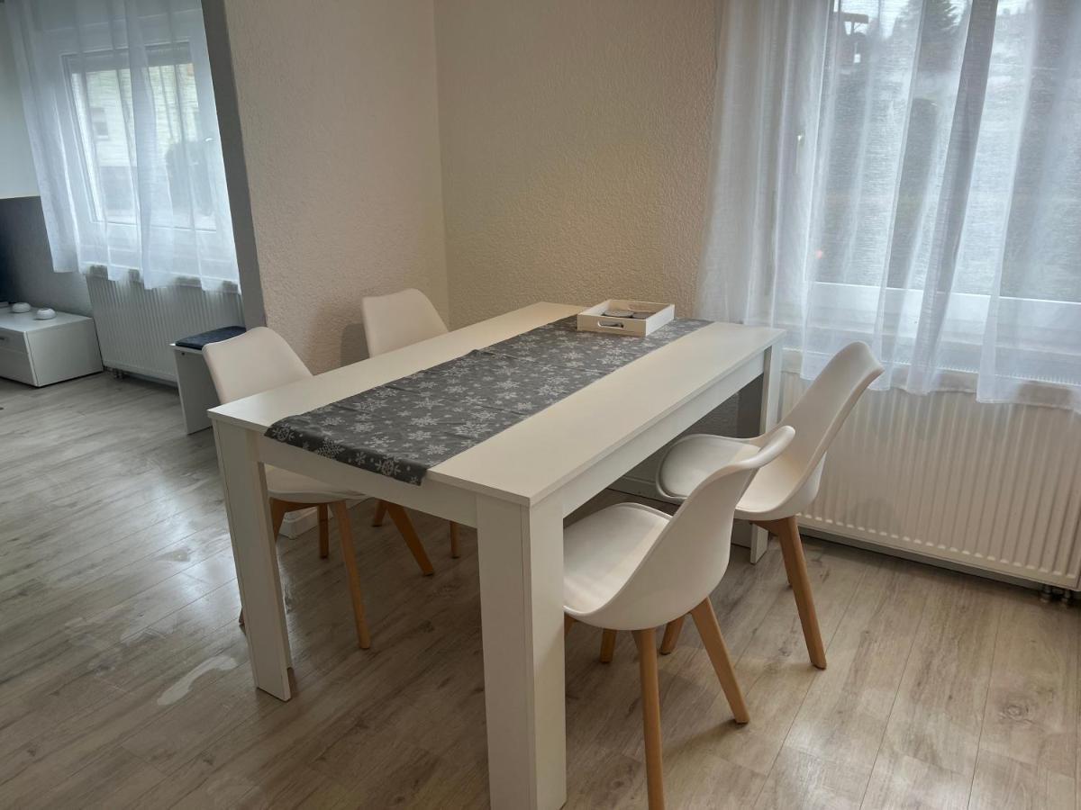 Moderne Helle 2,5 Zimmer Wohnung Mit Grossem Bad Und Kueche In Trossingen Exterior photo