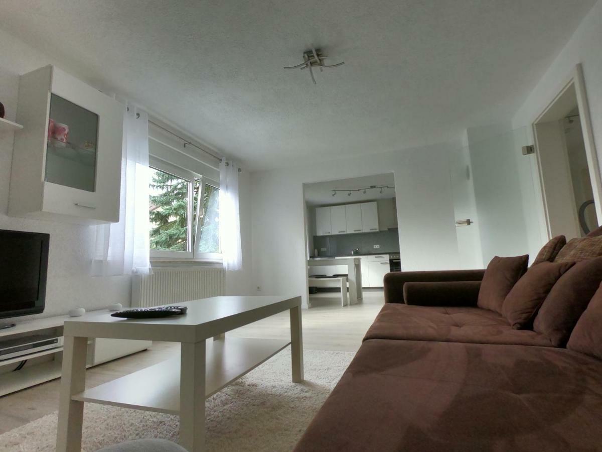 Moderne Helle 2,5 Zimmer Wohnung Mit Grossem Bad Und Kueche In Trossingen Exterior photo